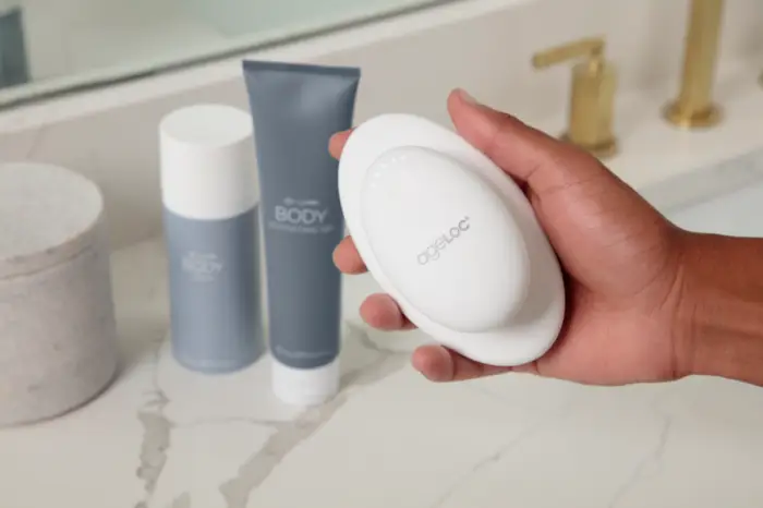 ageLOC WellSpa iO Starter Kit Body Care - Image 2